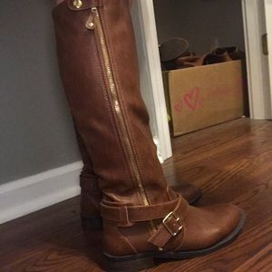 Dolce Vita brown boots